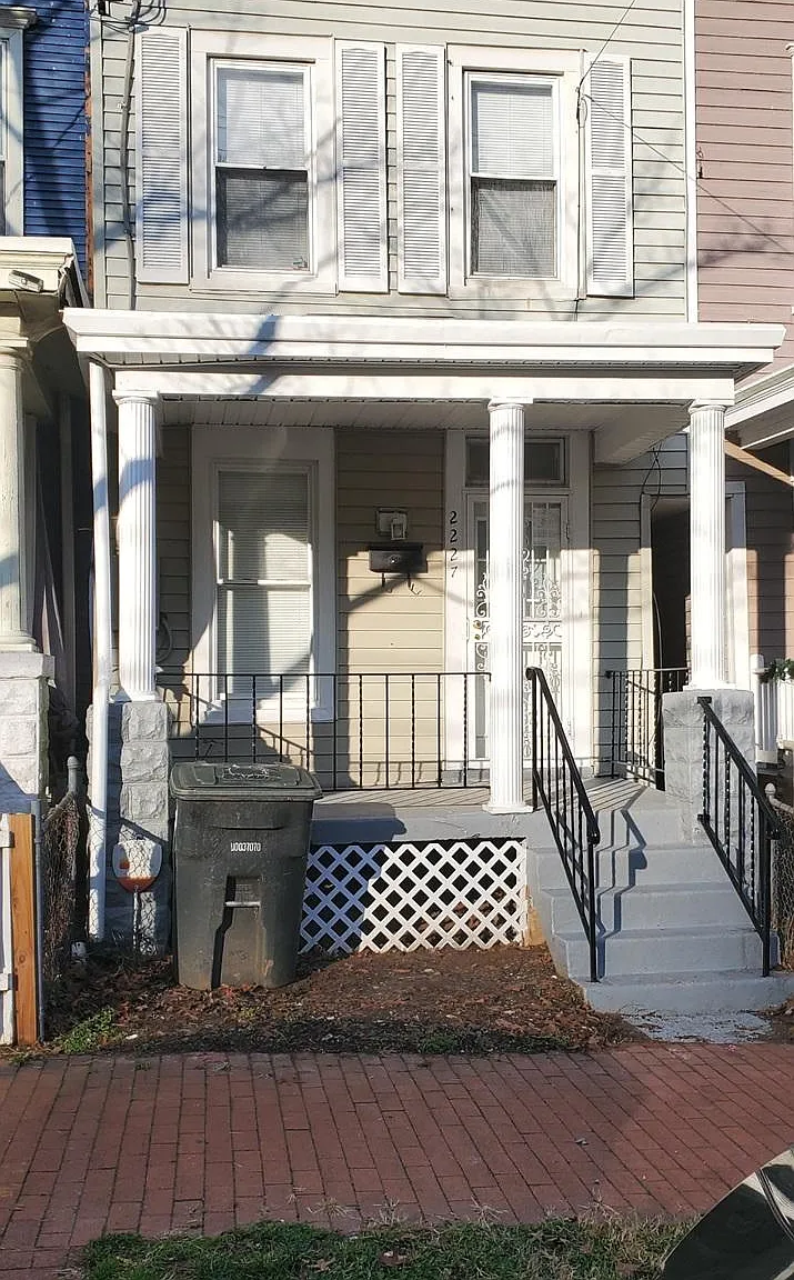 3 bed, 1222 sqft, $2,495 — Photo 2