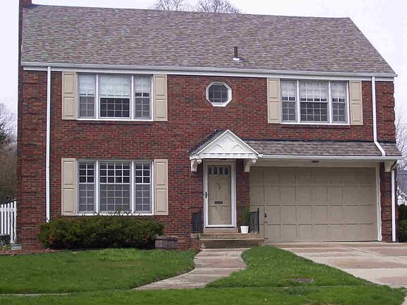 2nd image of 459 Hollywood Dr