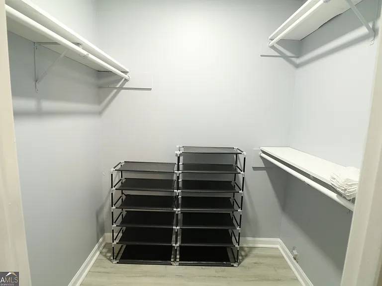 933 Ohara Dr — Photo 29