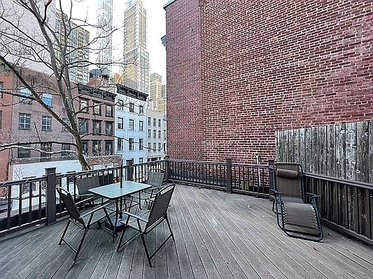 1st image of 139 E 61st St #3W