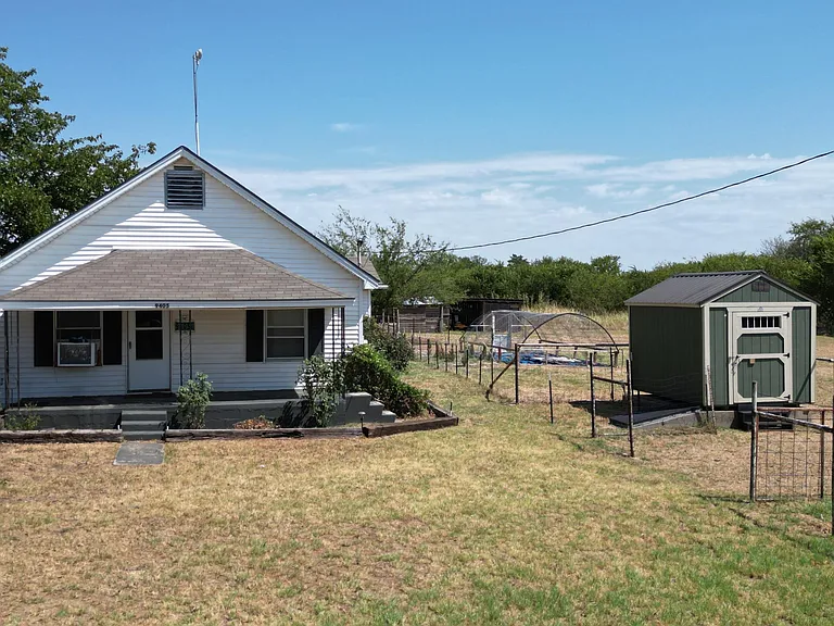 9405 E FM 174 — Photo 2