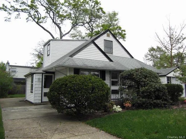 446 Howard Avenue, Woodmere, NY 11598
