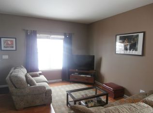 1407 Dahlgren Ln, Minooka, IL 60447