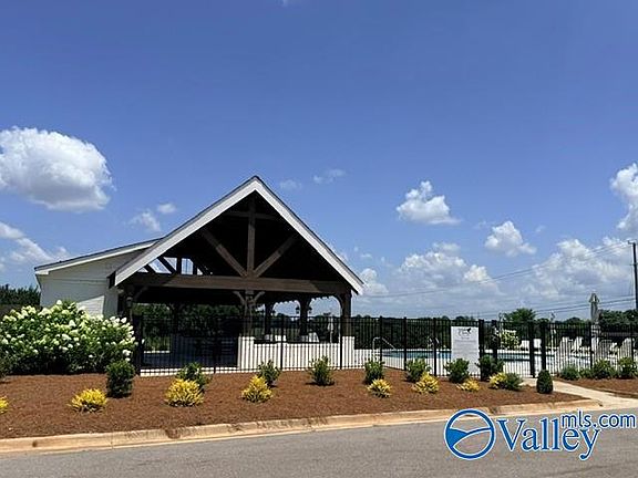 4th image of 402 Anna Dora Way
