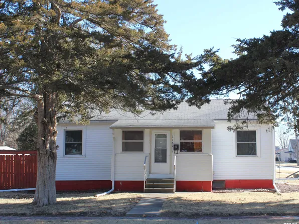 1187 Day St, Galesburg, IL 61401