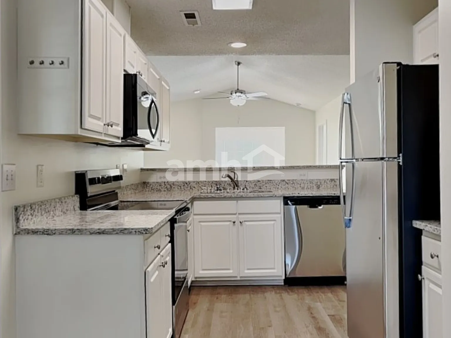 2 bed, 2.0 bath, 1250 sqft, $1,645 — Photo 4