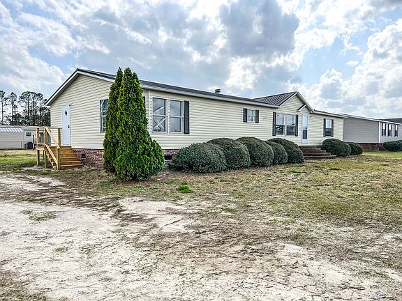 2nd image of 104 Sweetwater Dr