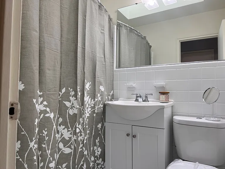 Metropolitan Bala Cynwyd — Photo 15