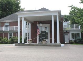 17111 E Jefferson Ave, Grosse Pointe, MI 48230