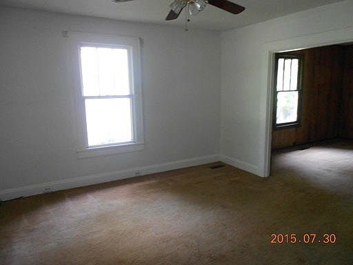 3rd image of 3502 SE Oak Grove St
