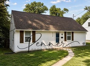 8446 Oak St, Kansas City, MO 64114