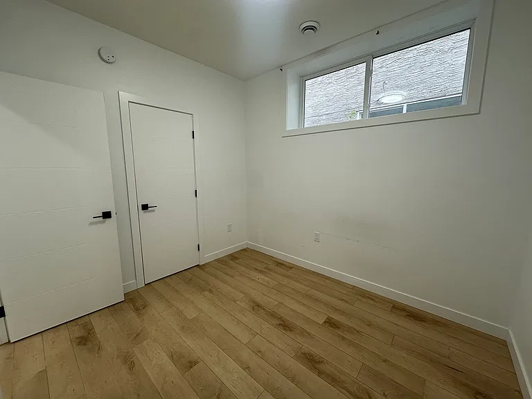 750 Moncton Ave — Photo 14