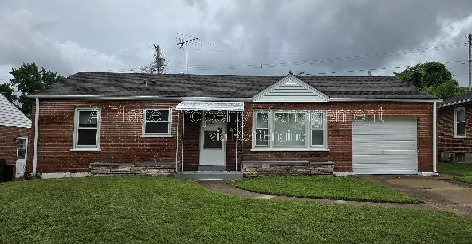 2 bed, 1.0 bath, 849 sqft, $1,195 — Photo 1