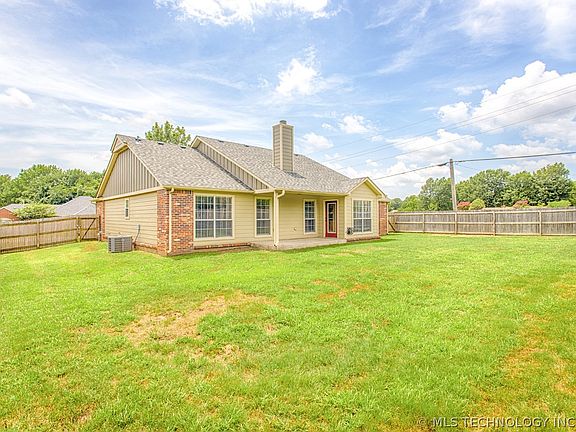 3rd image of 8005 Tims Ln