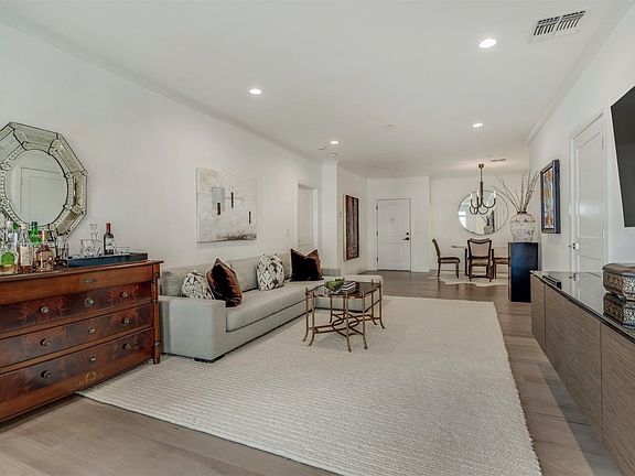 4th image of 33103 Spruce Pond Cir #103