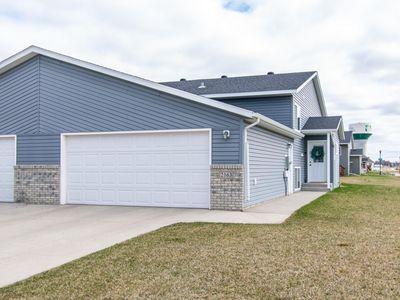 2163 Admiral Dr W, West Fargo, ND, 58078