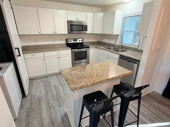 15241 Broadwater Cir, Chester, VA 23831