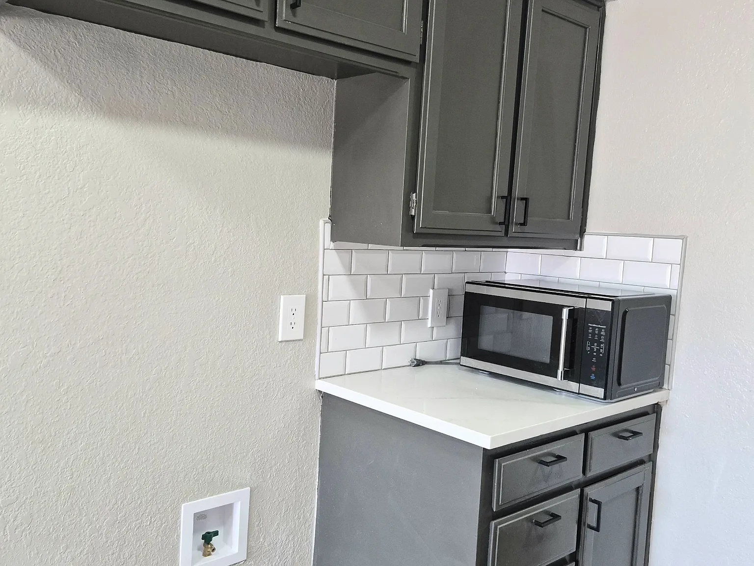 2 bed, 970 sqft, $1,575 — Photo 2