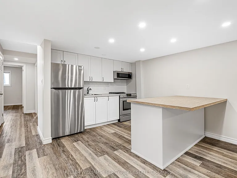 106 A Wellington Main St — Photo 3