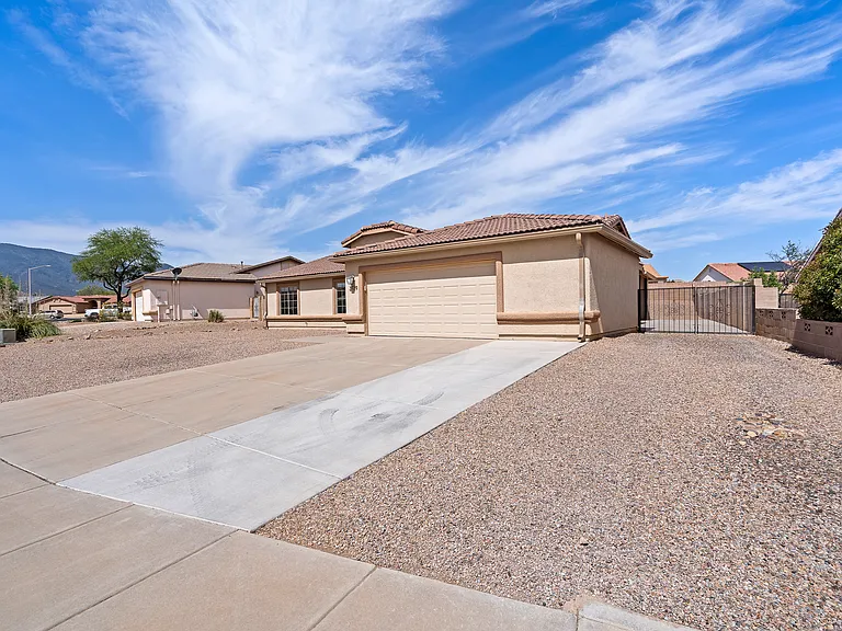 2729 Cartegena Dr — Photo 15