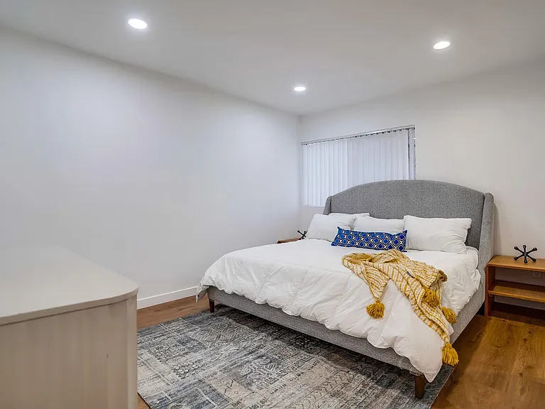 14227 Gilmore St — Photo 11