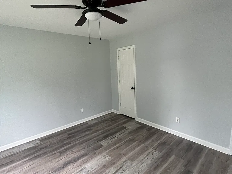 6038 Hitt Lake Ct — Photo 29