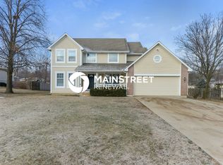 5620 Meadow View Dr, Shawnee, KS 66226