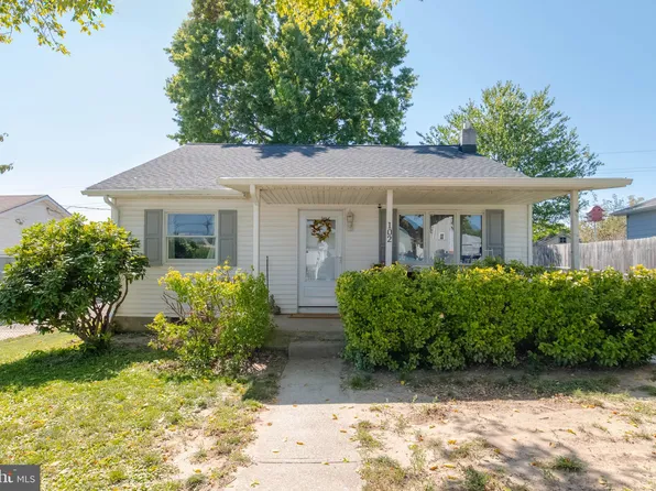 102 Dihedral Dr, Middle River, MD 21220