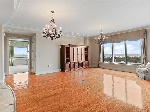 5th image of 232 Lake Marina Ave APT 9D