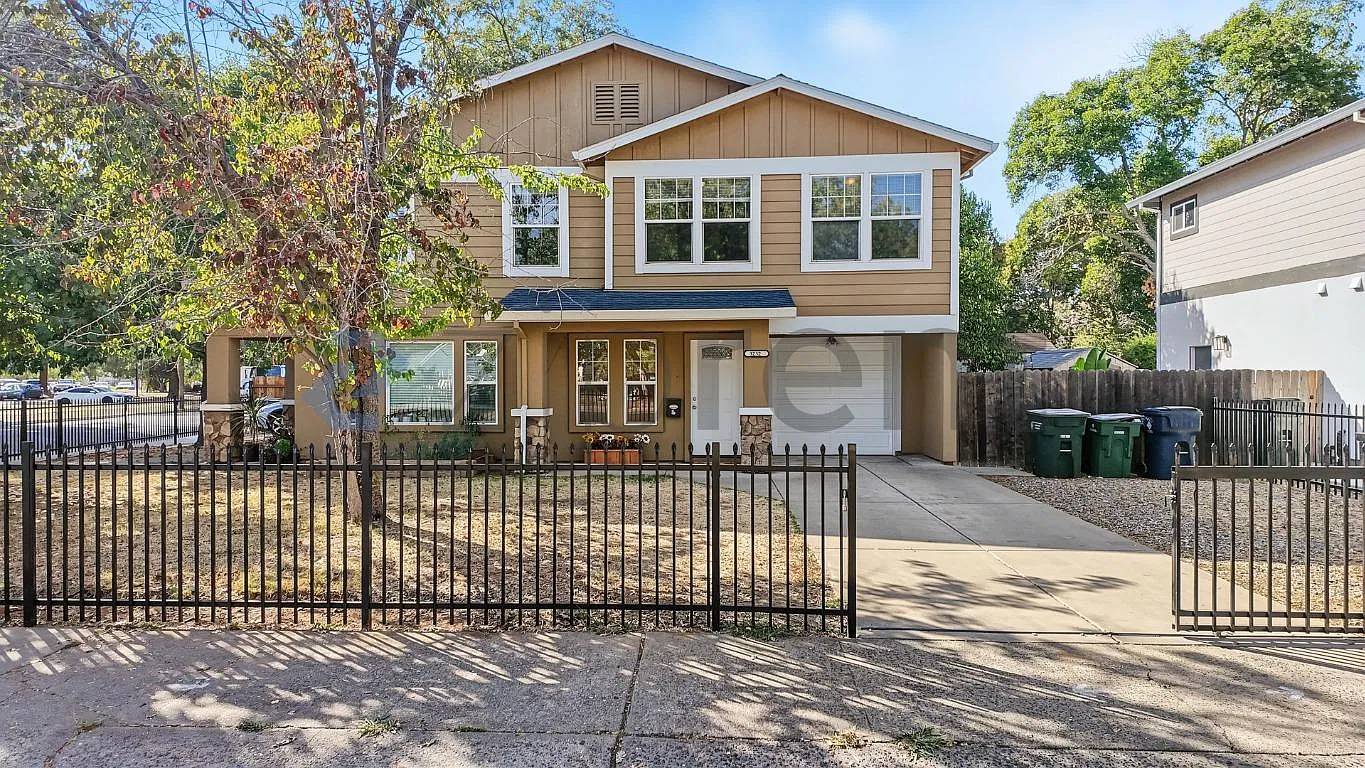 3 bed, 2.5 bath, 1250 sqft, $2,595 — Photo 1