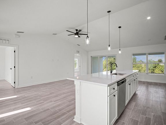 4th image of 116 NW 23rd Ave