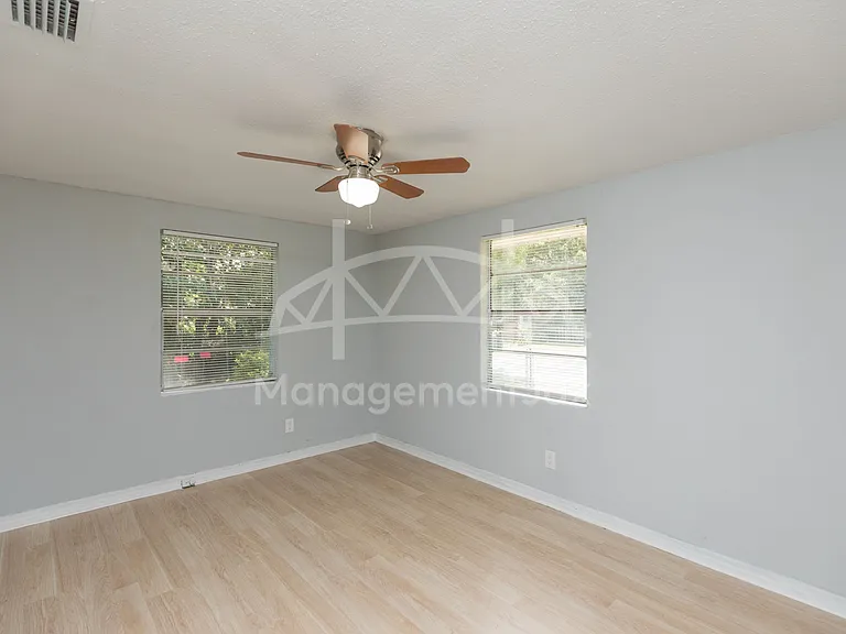3303 Jones St — Photo 8