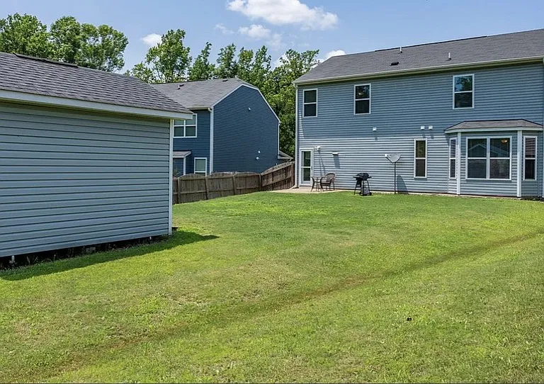 909 Amanda Dr — Photo 17