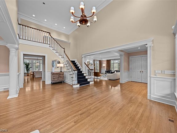 4th image of 31900 Pinetree Rd