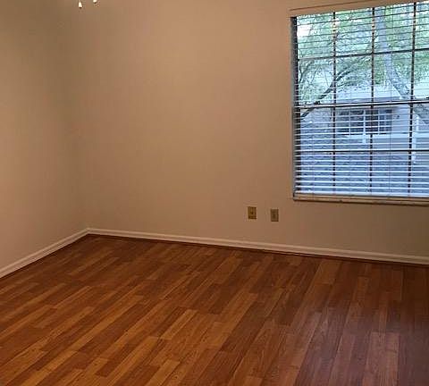 5th image of 5202 Lazy Oaks Dr