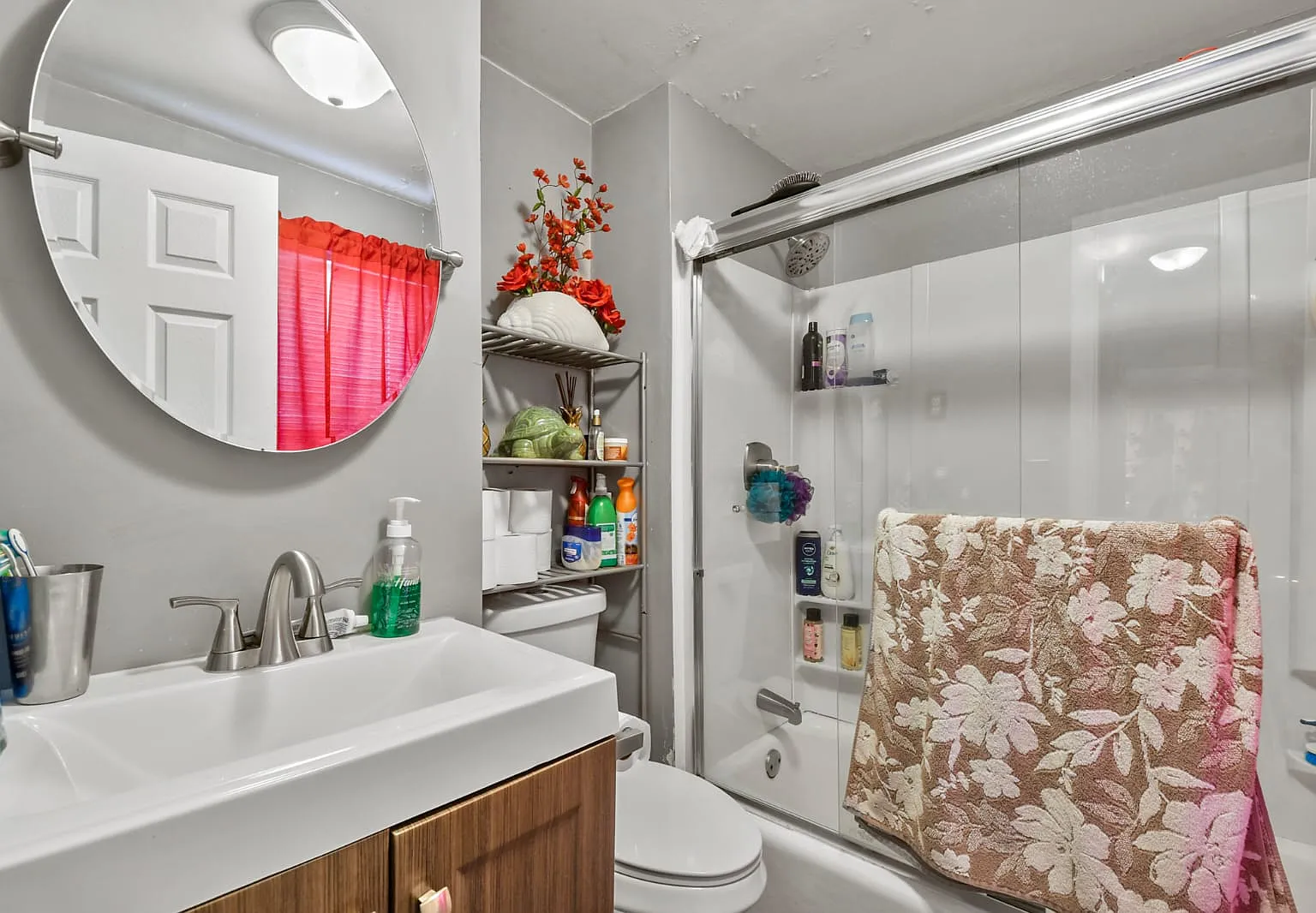 3 bed, 1350 sqft, $2,850 — Photo 4