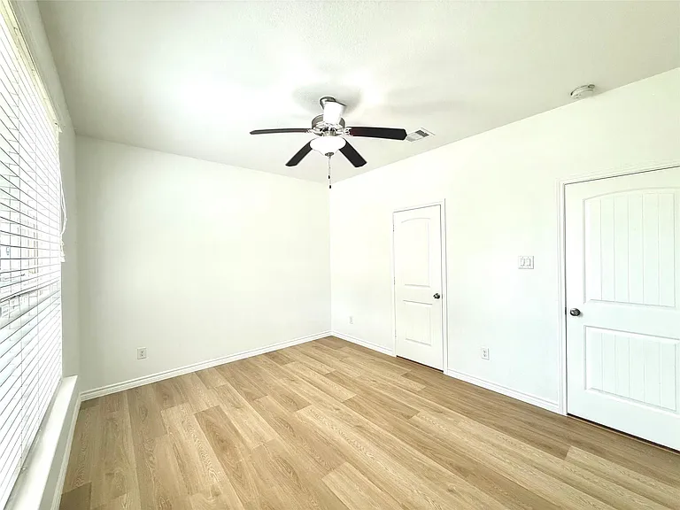 23603 Legano Dr — Photo 20