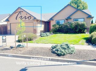6052 Mondavi Ln, Eugene, OR 97402