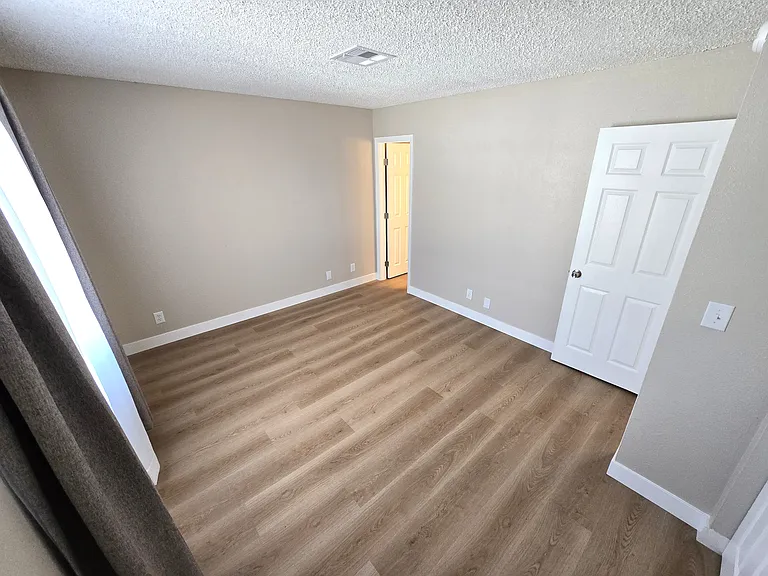 4851 E Craig Rd #C — Photo 20