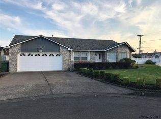 1398 Dogwood Dr, Woodburn, OR