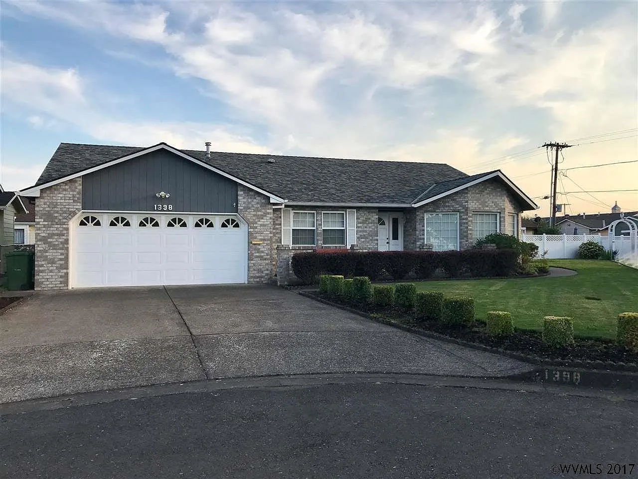 1398 Dogwood Dr photo 1
