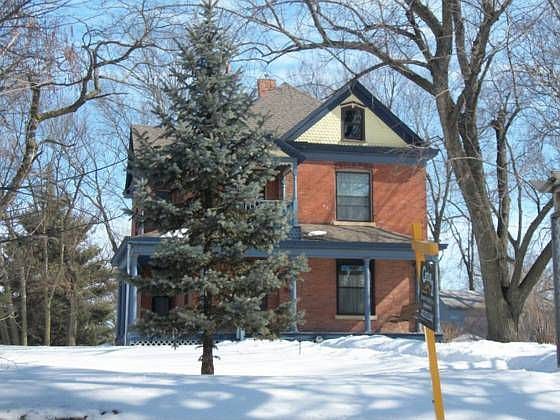 1st image of 503 S 6th St