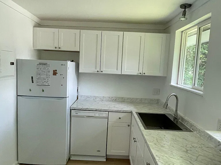 529 Hillsborough St #G4 — Photo 14