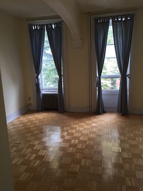 2nd image of 106 Saint James Pl APT 2