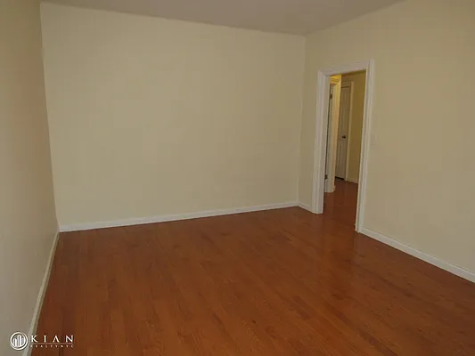 Rented by Kian Realty | media 18