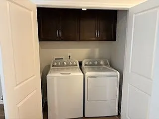 1056 Astoria Dr #MAIN — Photo 3