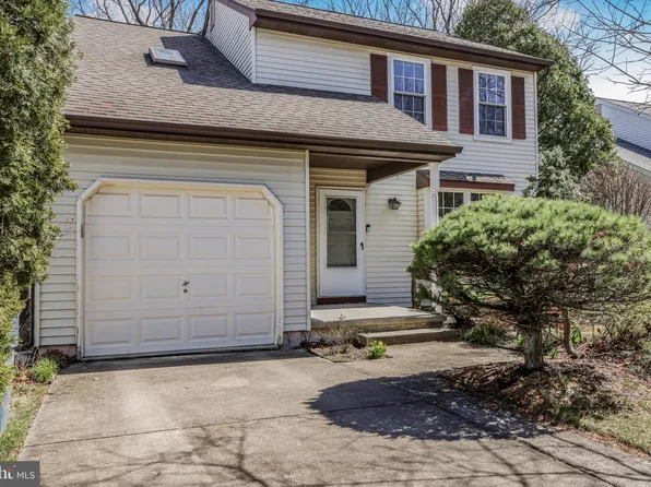 121 Cuffys Ln, Cherry Hill, NJ 08003