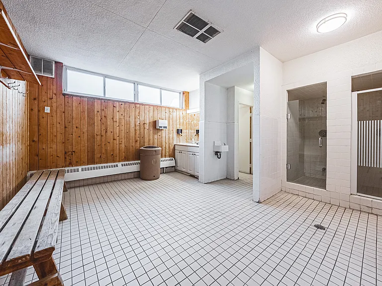 370 Ridelle Ave — Photo 20