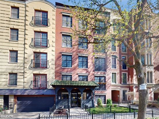 512 W Barry Ave APT 307, Chicago, IL 60657