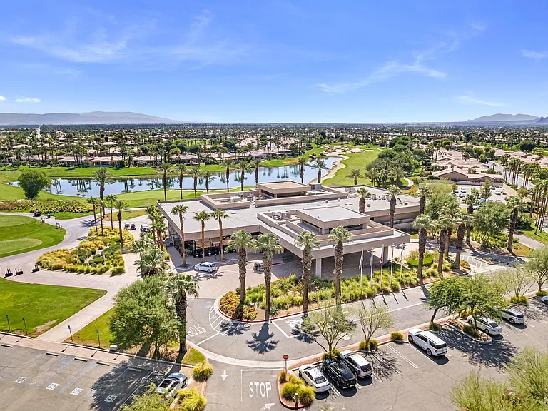 Members Only Private PGA Clubhouse (Only accessible to members)